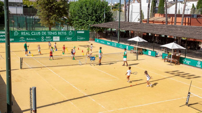 Escuelas deportivas de Tenis y Pádel: inscripciones e información